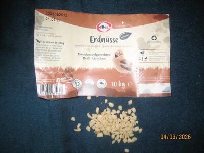 Wildvogelfutter, Meisenknödel, Erdnussbutter, Nüsse, SB-Kerne, Cashewkerne