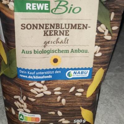 Wildvogelfutter, Meisenknödel, Erdnussbutter, Nüsse, SB-Kerne etc (Cashewkerne)